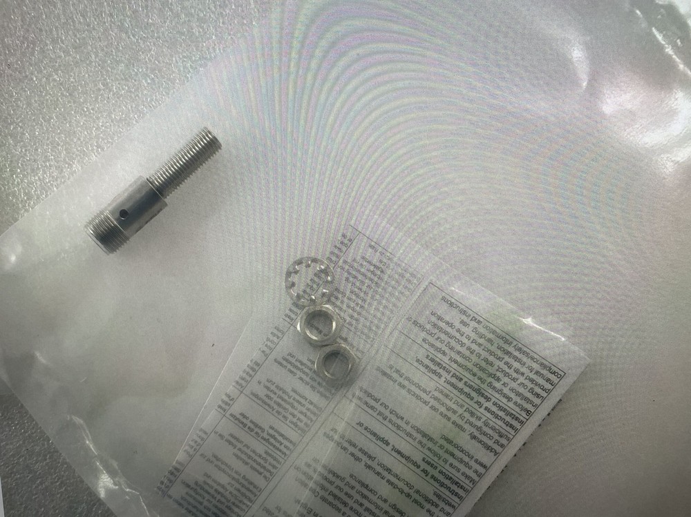 NEW For Omron E2E-X1R5E1-M1 Proximity Sensor with Hexagon Nuts