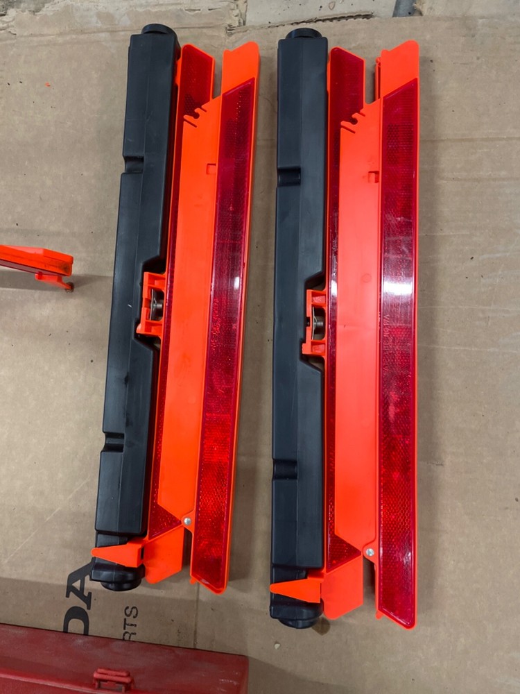 KD 610 4645 Emergency Triangle used