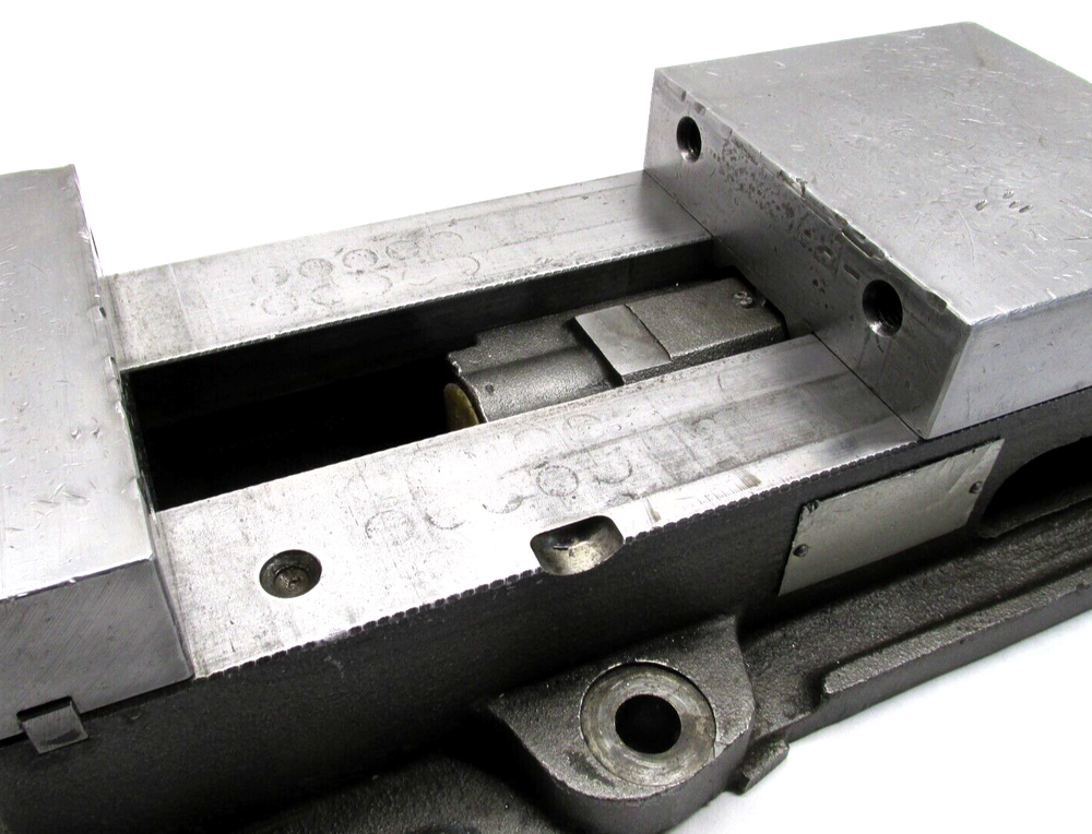 KURT ANGLOCK 6" MILLING MACHINE VISE - #D60