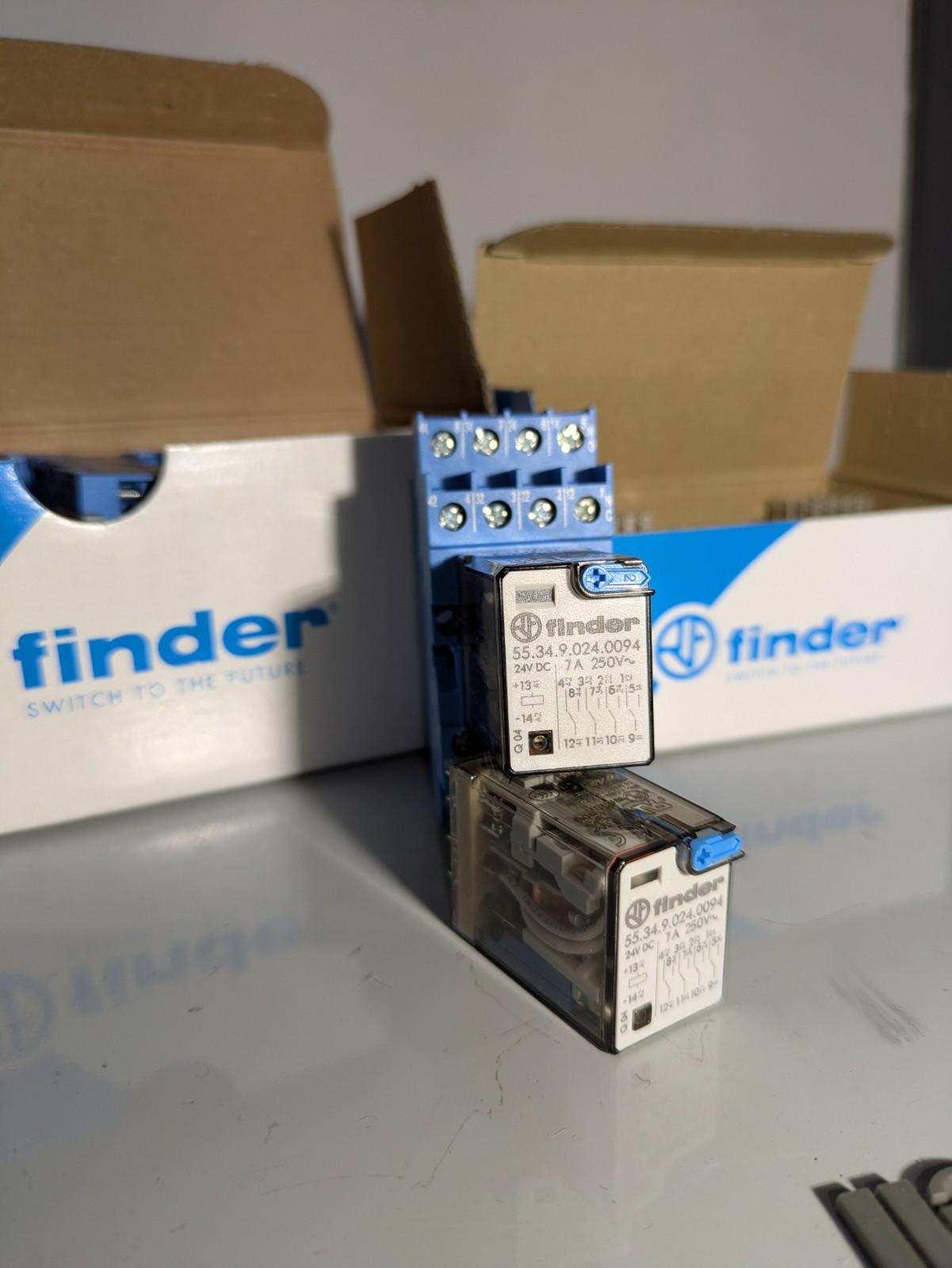 QTY 10- 24VDC Relay with Socket 4pole DPDT ; Finder 94.74 And 55.34.9.024.0094