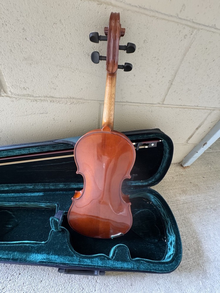 Nova Student Violin Outfit With 2 Bows
