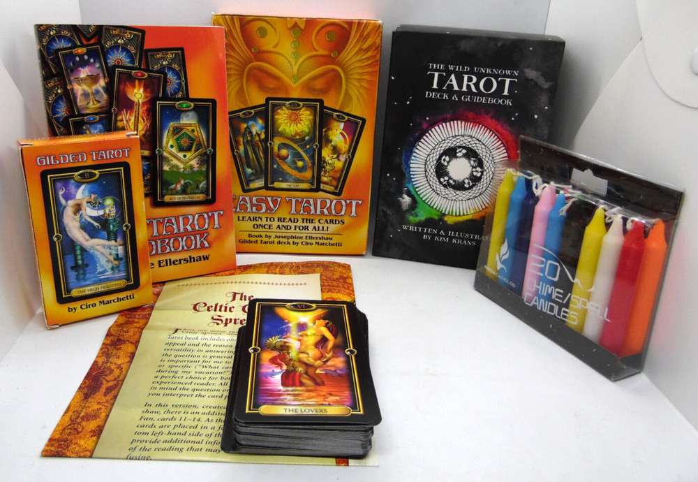Easy Tarot & The wild unknown Tarot & Spell Candles