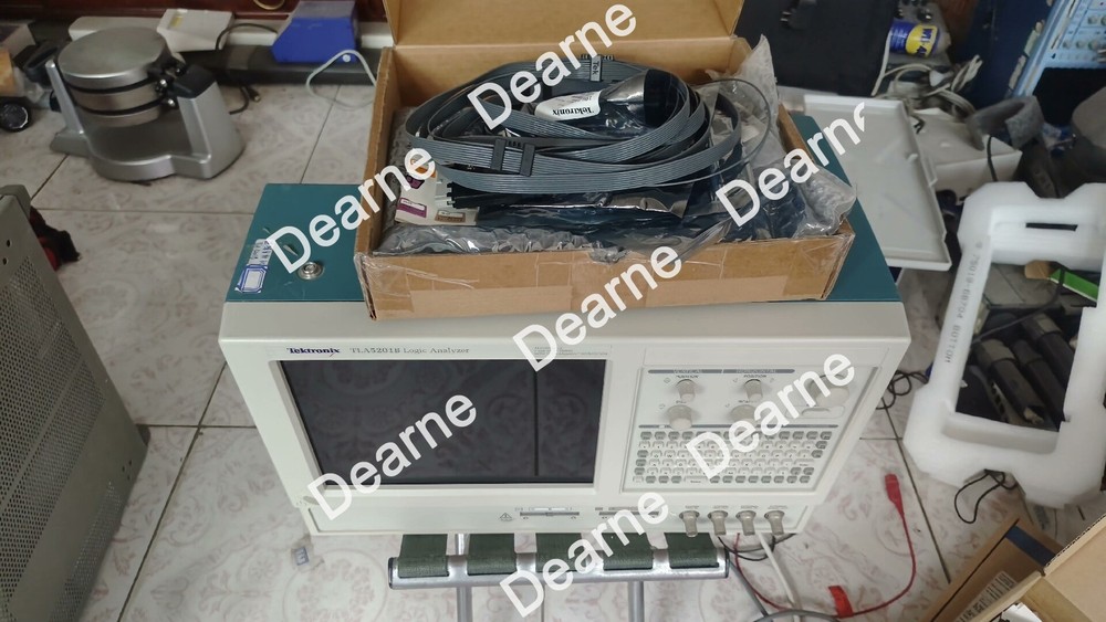 TeKtronix TLA5201B Logic Analyzer