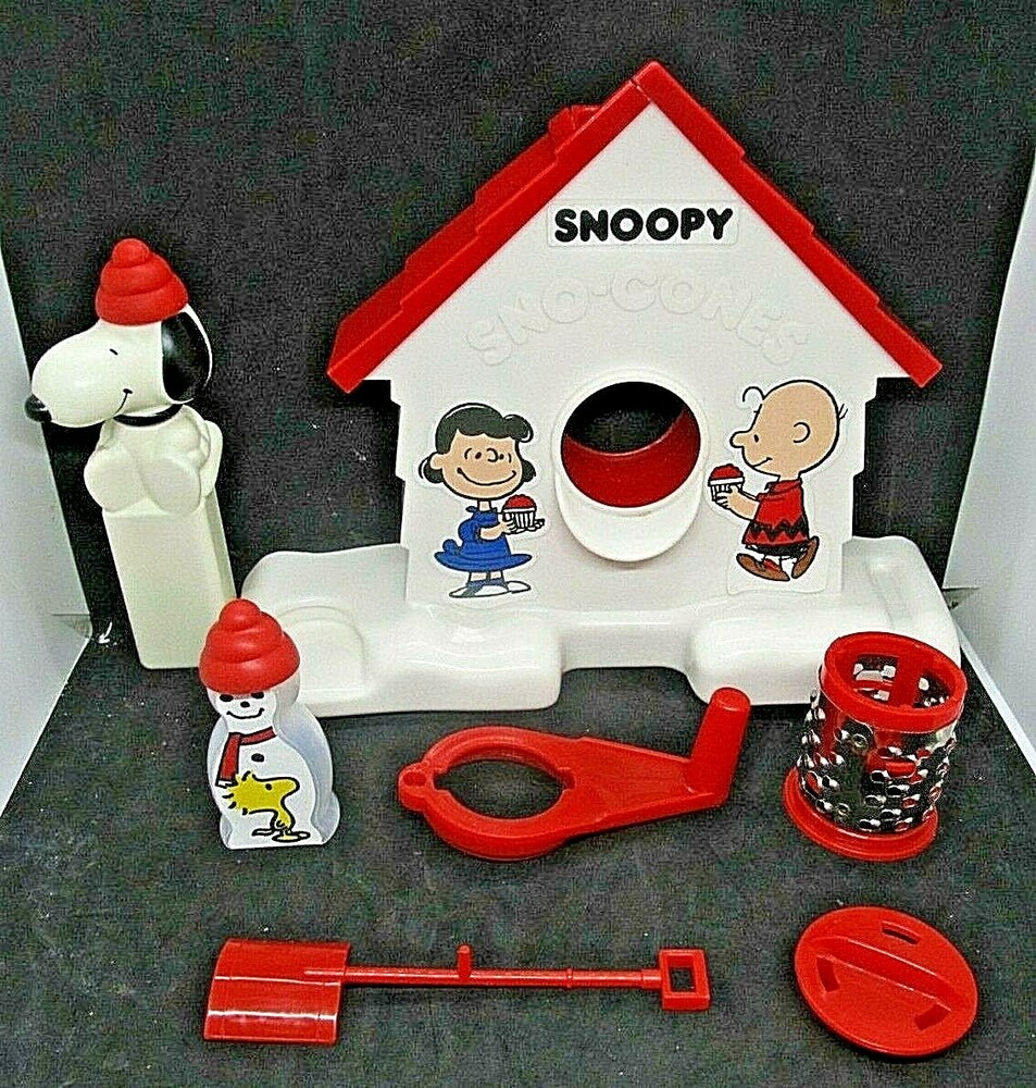 Peanuts The Original Snoopy Sno-Cone Machine