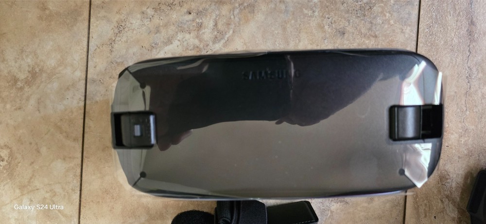 SAMSUNG GEAR VR POWERED BY OCULUS SM-R323