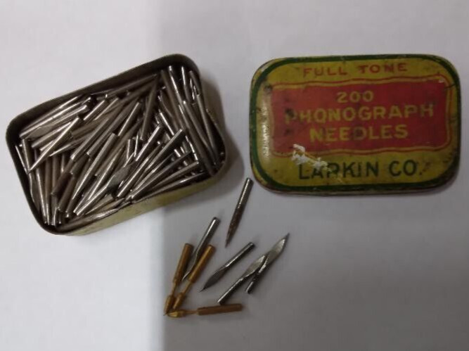 LARKIN CO PHONOGRAPH NEEDLES TIN- FULL TONE
