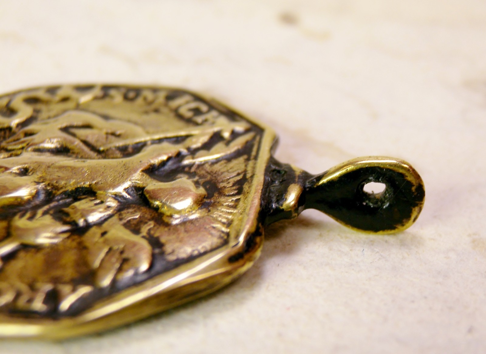 ANTIQUE 17TH CENTURY ST. MICHAEL MOTHER MARY BABY JESUS LORETO PILGRIMAGE MEDAL