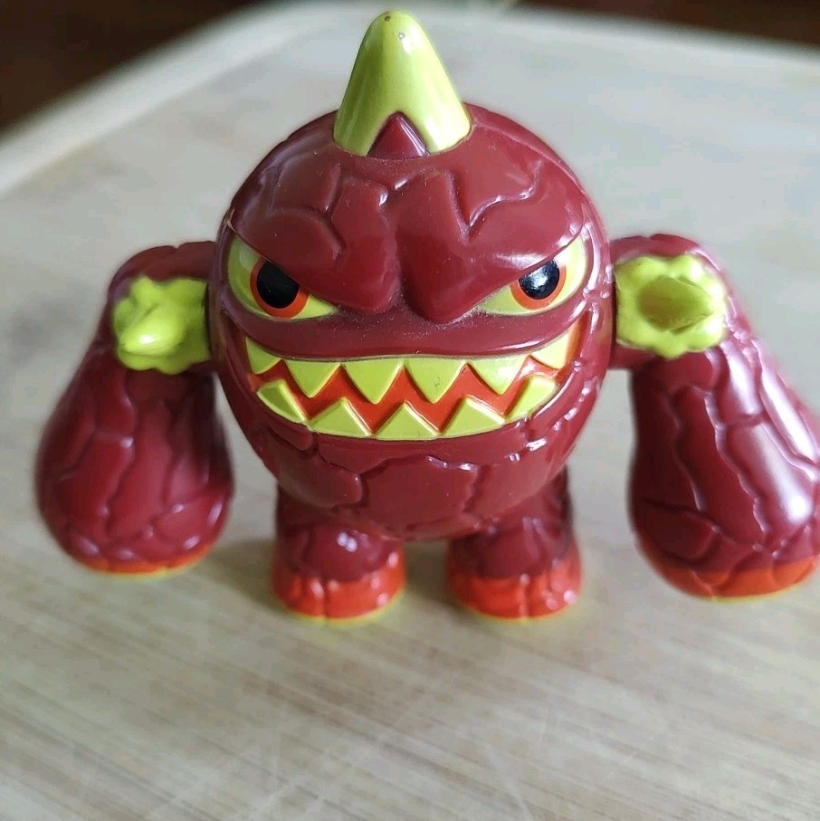 Skylander Giants Eruptor Figure No Base