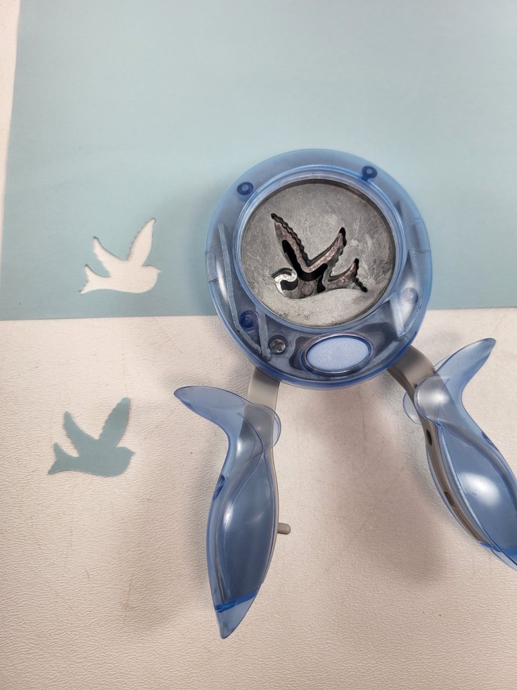 Fiskars Squeeze Dove Baby Chick - Easter / Spring Paper Punch 1"