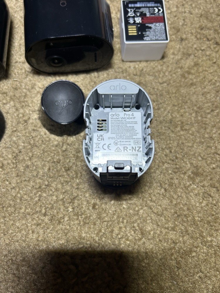 5x Arlo Pro4 Cameras