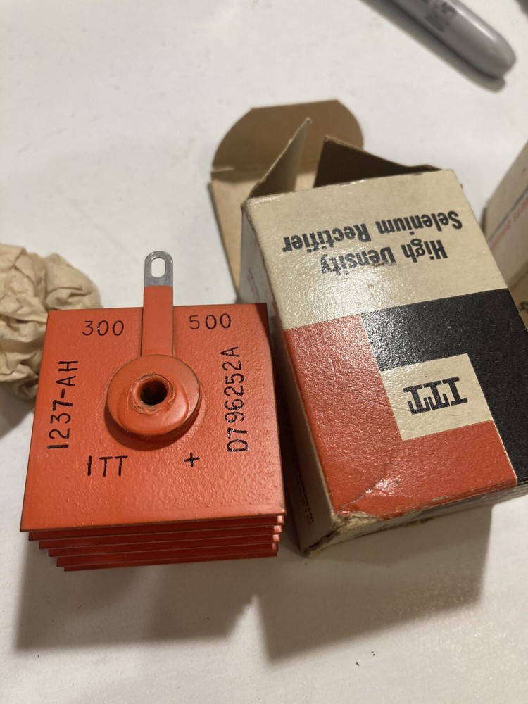 ITT  SELENIUM RECTIFIER  300- 500 MA, RMS INPUT 130V  - NOS IN BOX