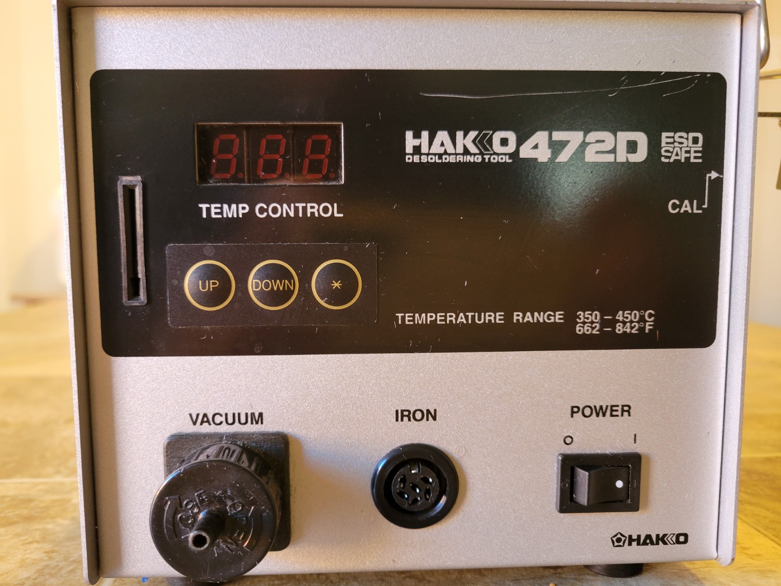 HAKKO 472D-02 DESOLDERING STATION