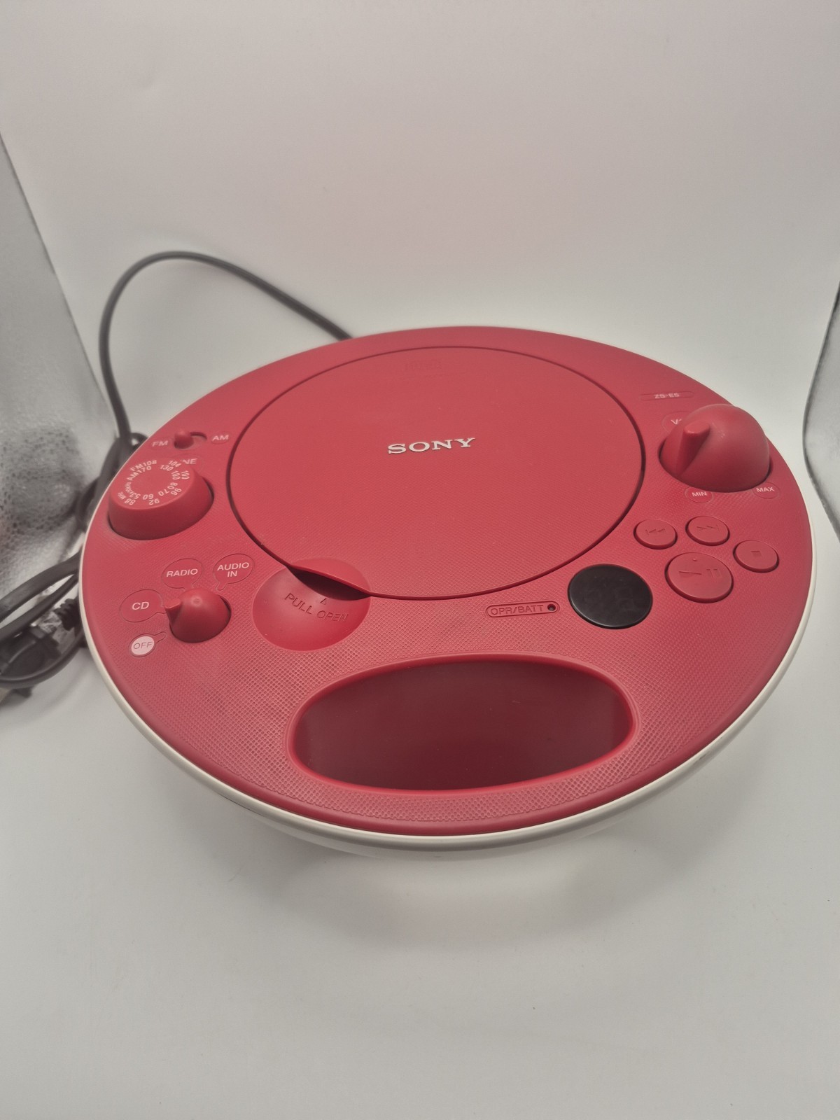 Sony ZS-E5 Red Portable CD Player AM/FM Radio AUX Input Stereo Portable Boombox