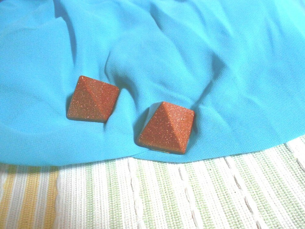 SUNSTONE PYRAMID GEM FOR DEVOTIONAL FOCUS CHAKRA CLEANSING 12 STEP GIFT # 5761