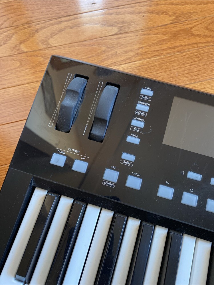 AKAI Advance 49 USB Keyboard Controller