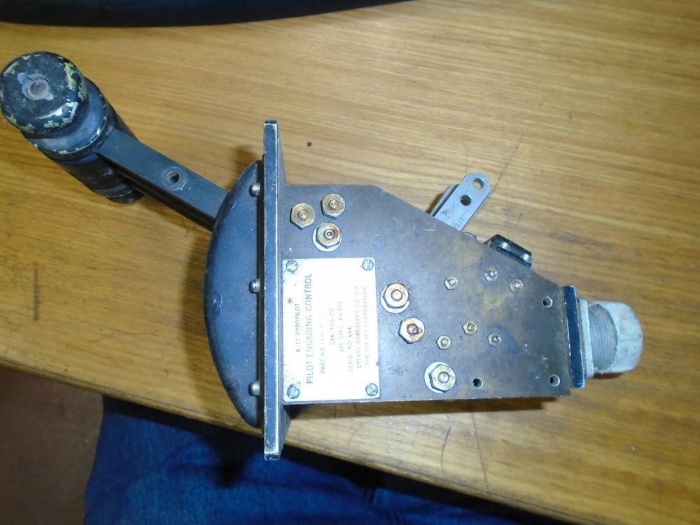 A-12 Gyropilot FLIGHT CONTROLLER 664416-113 Sperry Gyroscope co.
