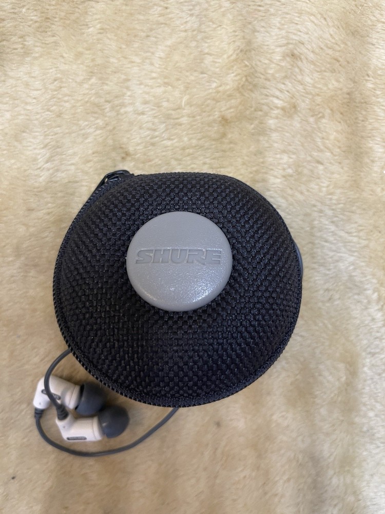 Shure E3cSound Isolating Pro-style Earphones in Case