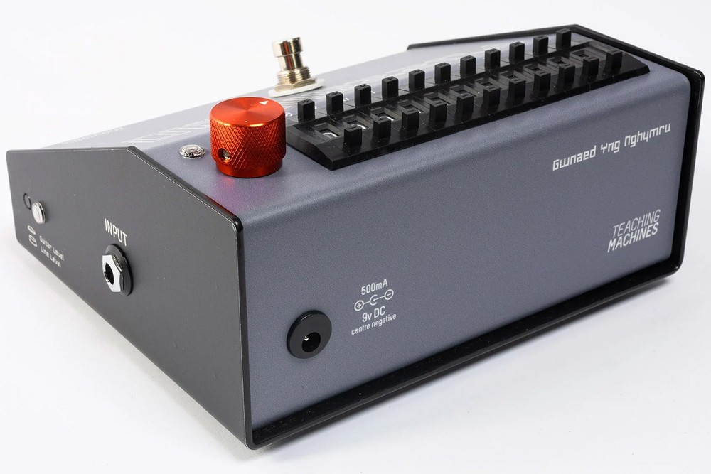 Teaching Machines Fuzzbillion Distortion Pedal
