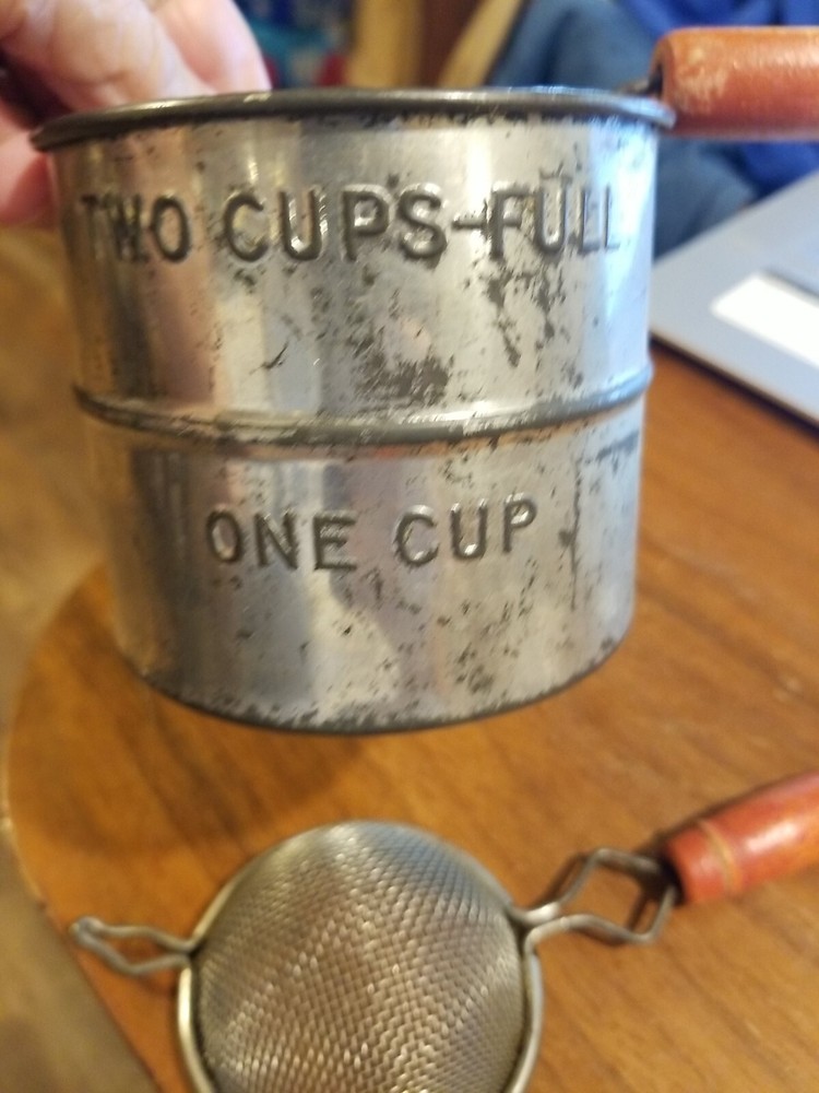 2 Red Handle Kitchen Utensils