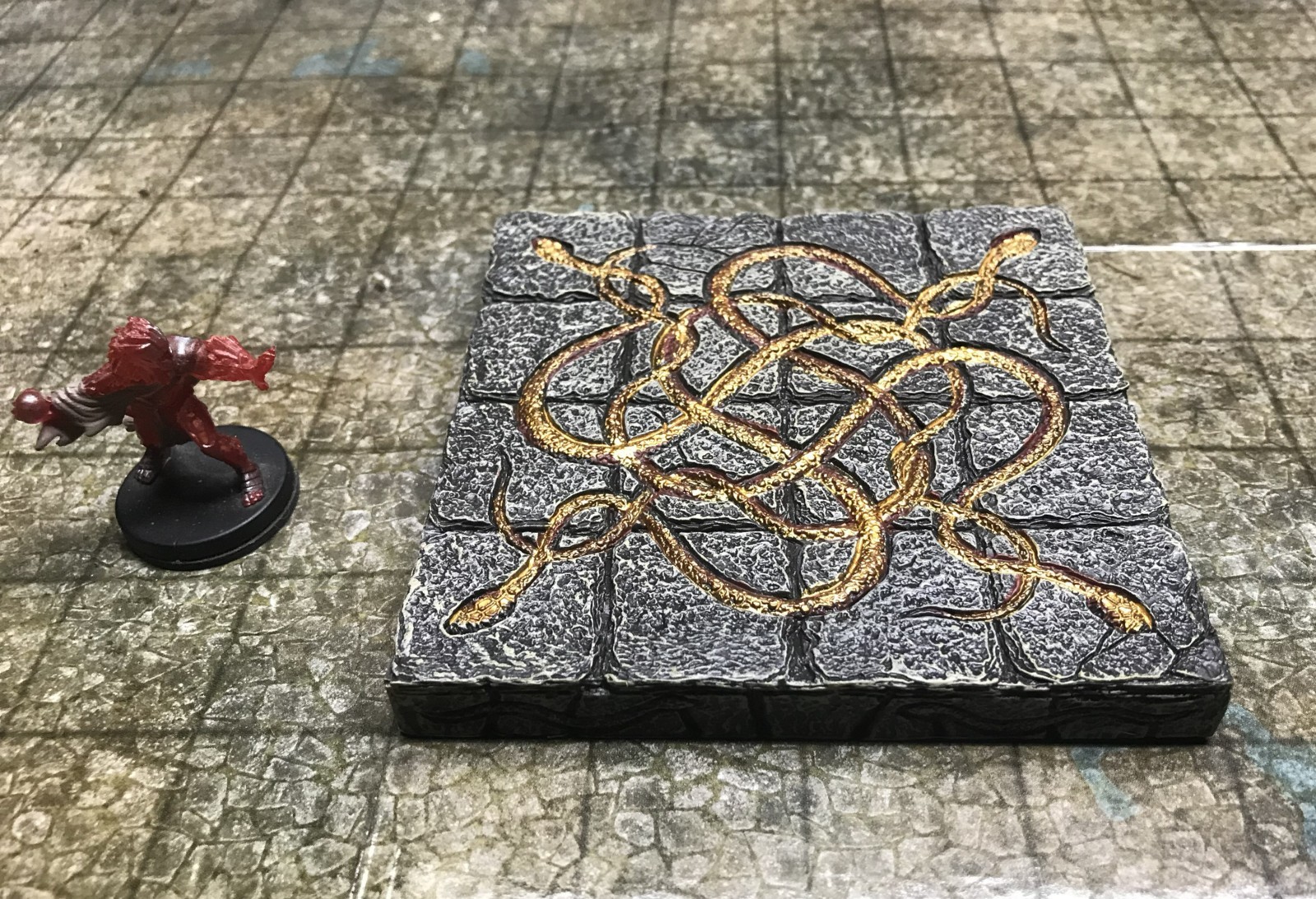 New Dwarven Forge Painted Golden Forsaken Altar - Jade