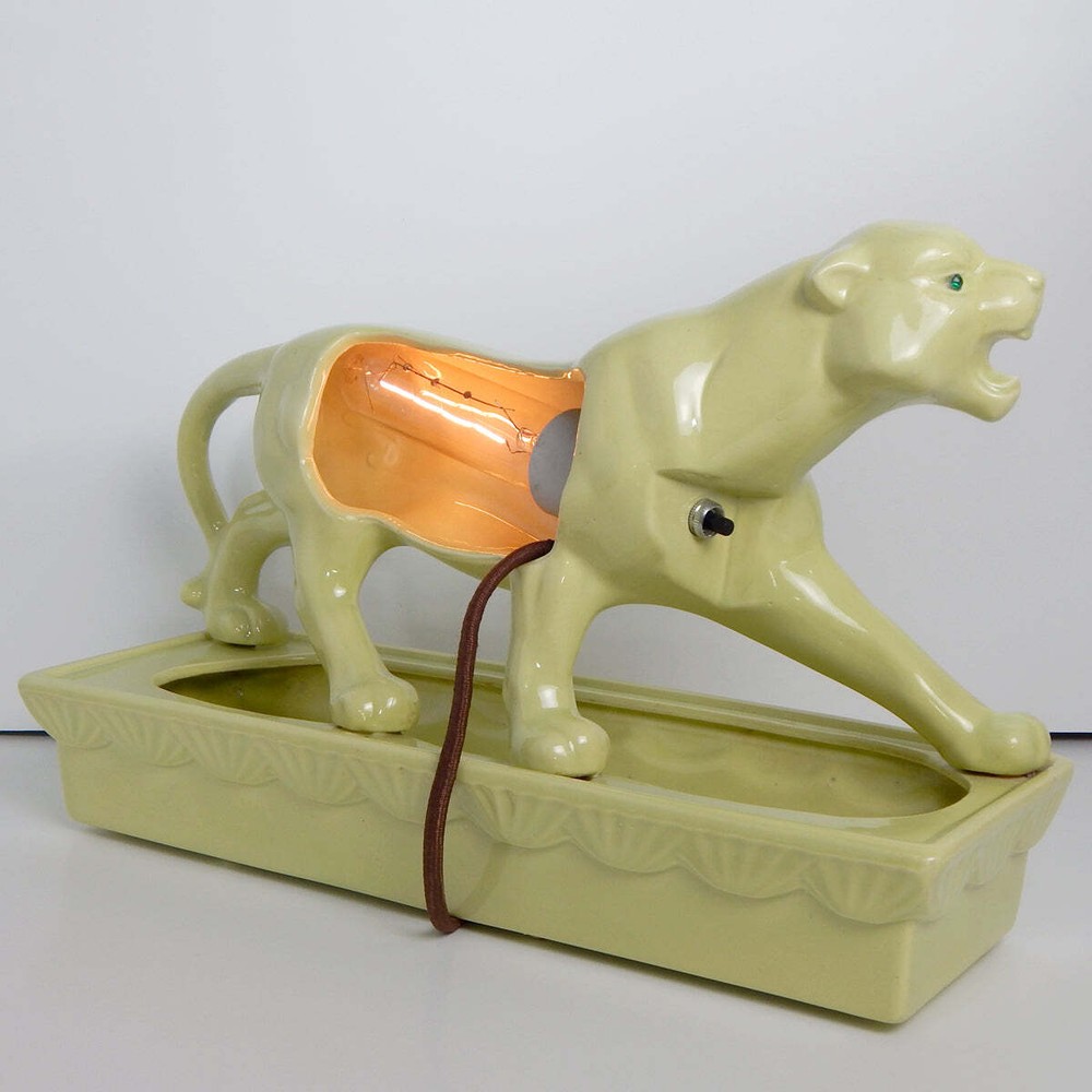 Porcelain Turn Knob Medium Base Socket