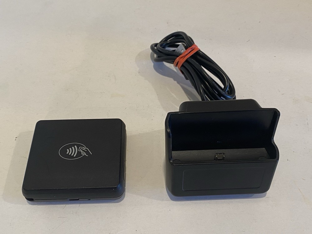 Bbpos CHB20 Chipper BT Bluetooth NFC Card Reader 2AB7X-CHC2XBT With USB Dock