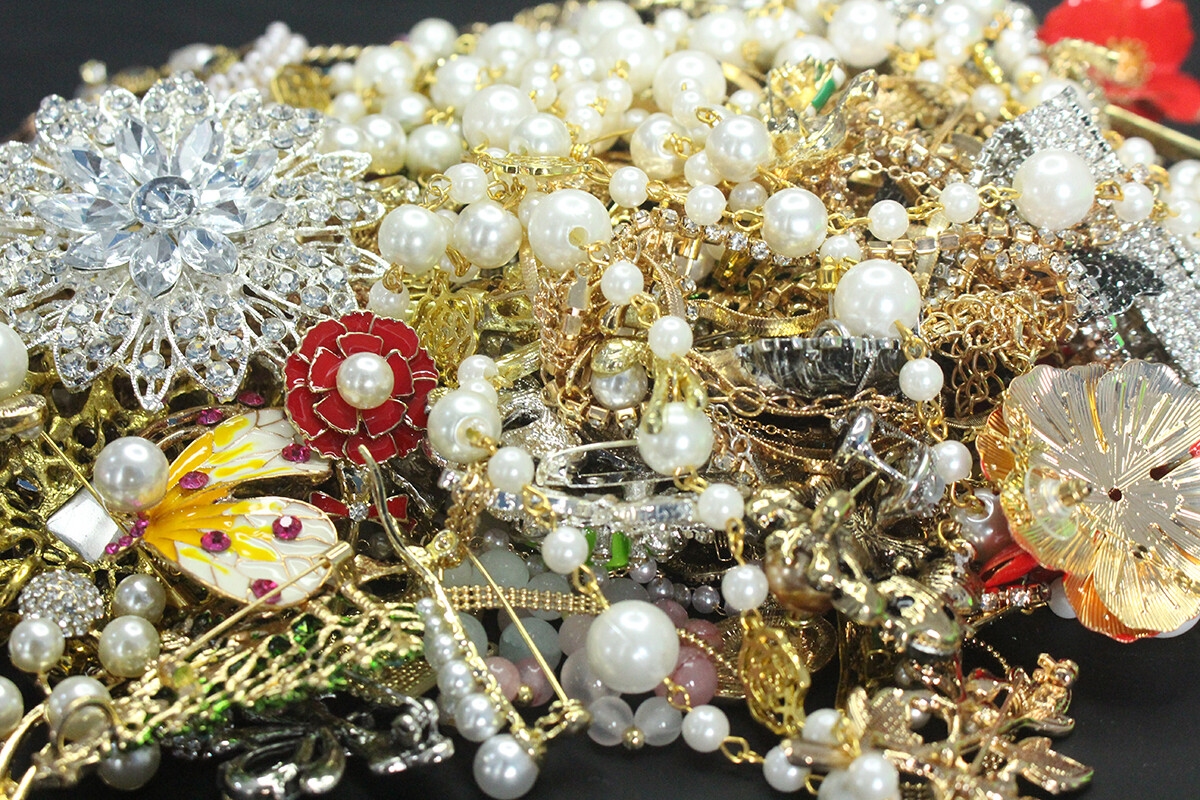 All the wearable items resold in the jewelry section are in perfect condition