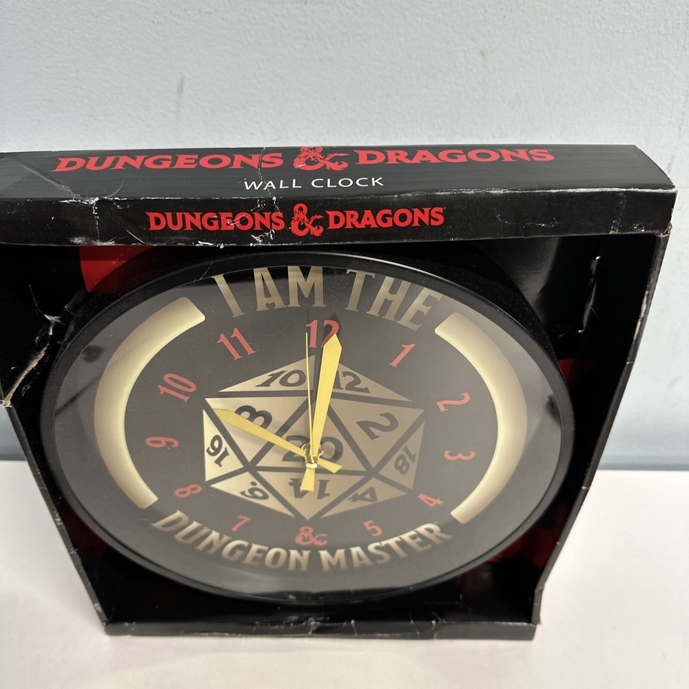 Dungeons & Dragons Dungeon Master Clock NEW Box distressed/light scratches frame