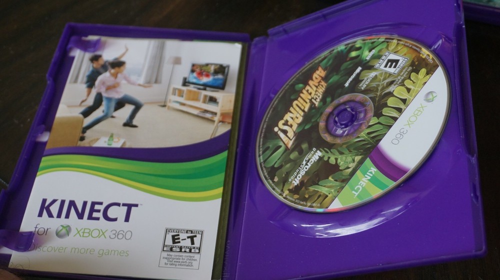 Xbox 360 Kinect Camera - Comes with 2 kinect adventures games 