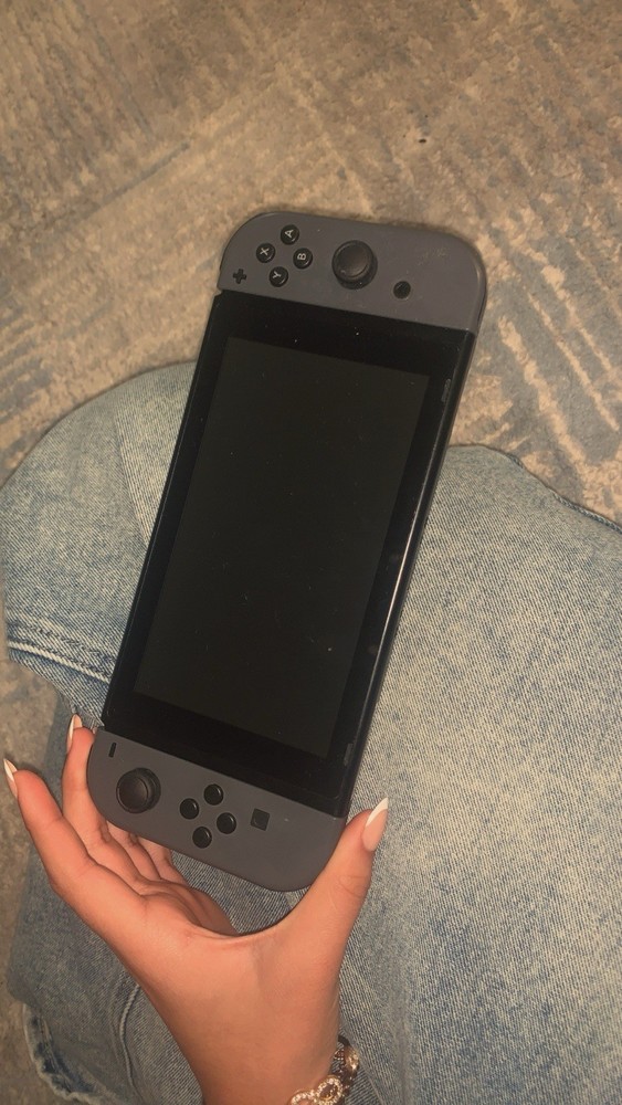 Nintendo Switch Console Bundle Super Mario Bros. U Deluxe Joy-Con Dock Grip Case