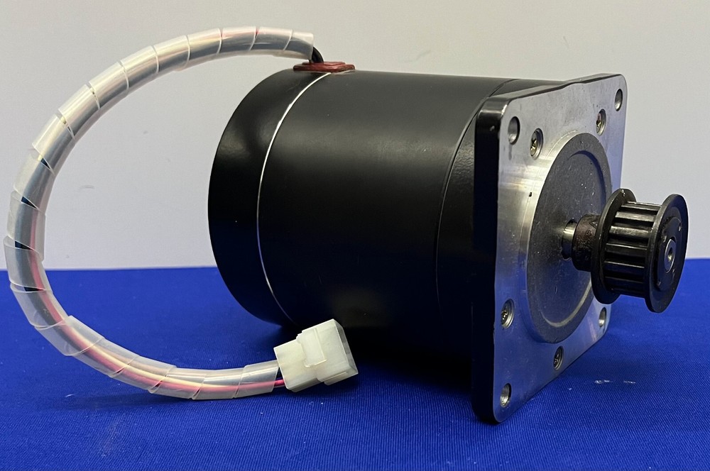 VEXTA STEPPING MOTOR UPH559H-A 5-PHASE