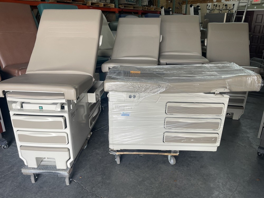 Midmark 204 Exam Tables