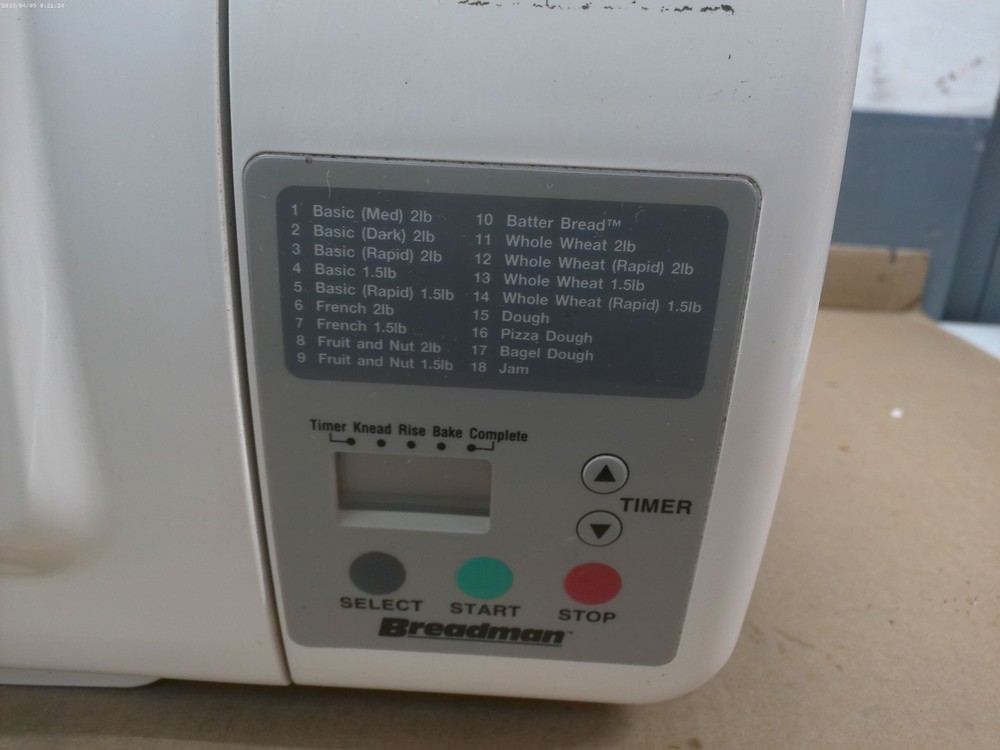 Breadman TR560 Bread Maker Machine 2lb Automatic Bread Machine White Tested READ