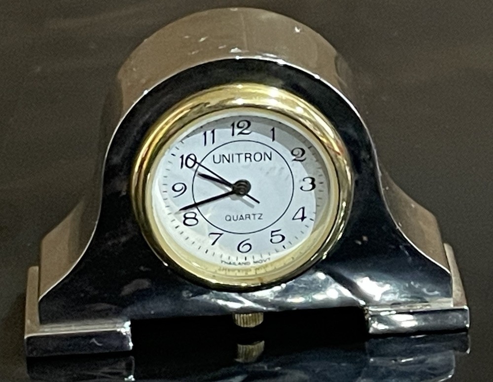 Vintage Unitron Quartz Mini Mantel Shaped Desk Clock Untested