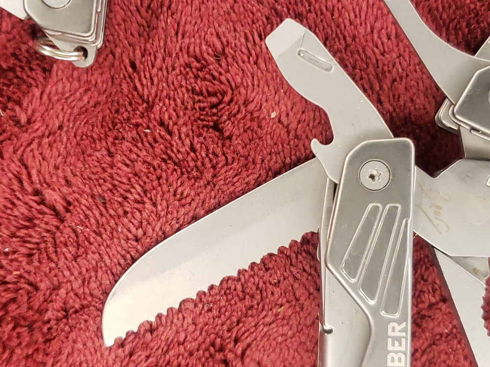 Lot 2 Gerber One Mini Suspension S Pliers and One Scissors Multitool