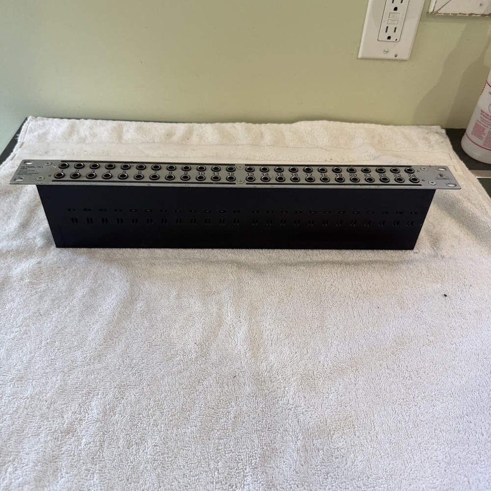 Behringer Ultrapatch Pro PX3000 Multi-Functional 48-Point Balanced Patchbay