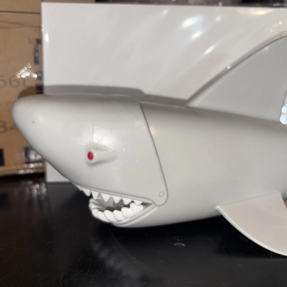 DC Comics Aquaman VS. The Great White Shark Retro Shark Only