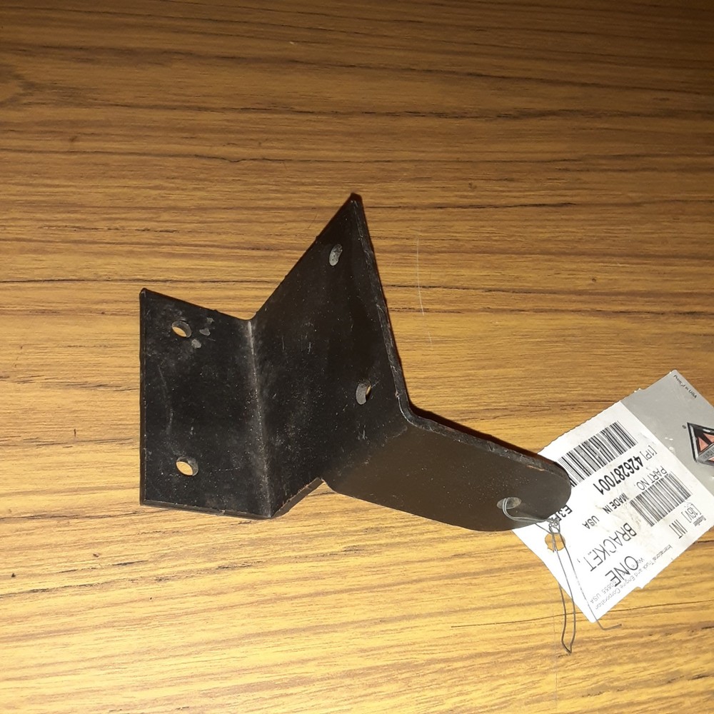 International 426287001 Drivers side mirror bracket E3