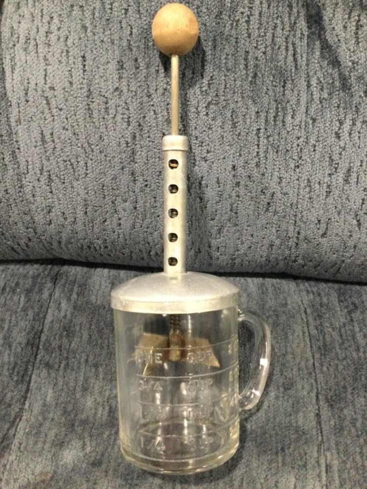 Vintage Hazel Atlas Clear Silver Kitchenware Handled Nut Chopper W/Measuring Cup