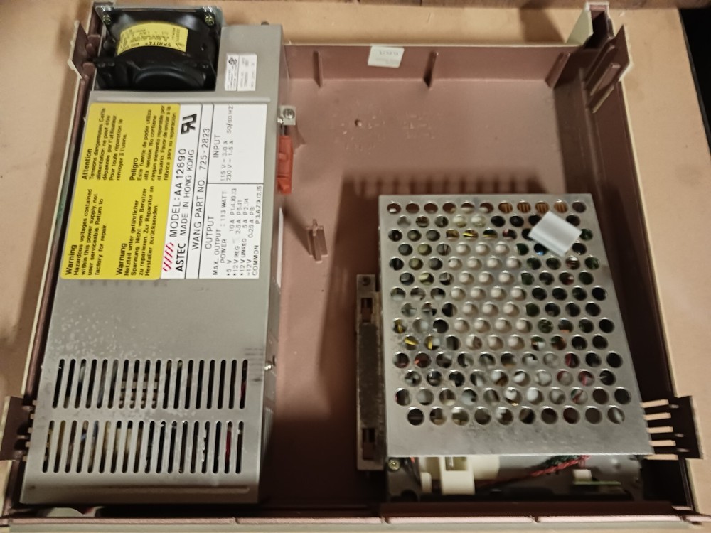 Wang Office Assistant, 80186-based, 512K Memory, (2) 5.25" Floppy Disk Drive