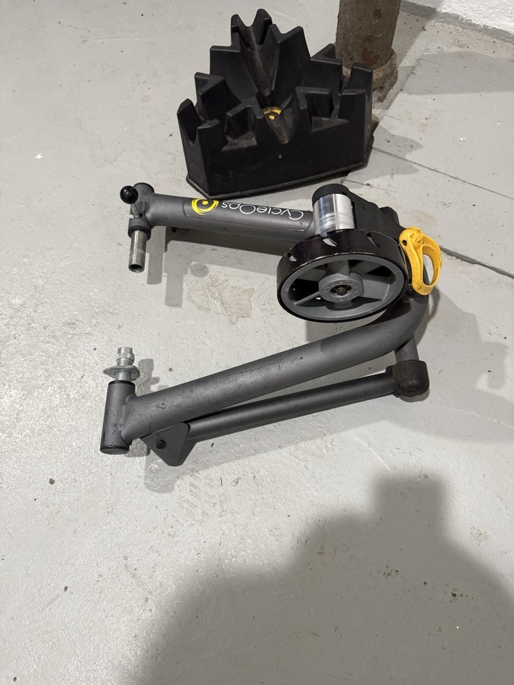 CycleOps Bike trainer folding with riser