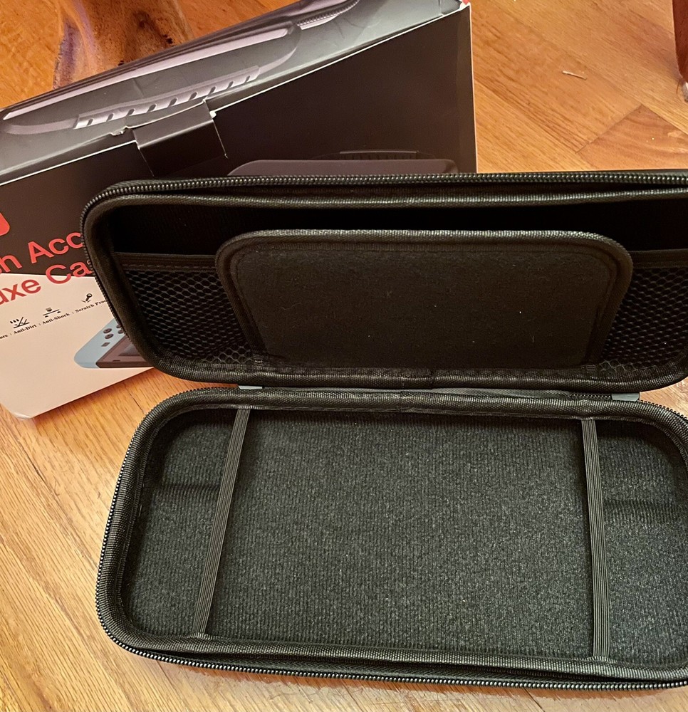Nintendo Switch Accessory Deluxe Case from Heystop