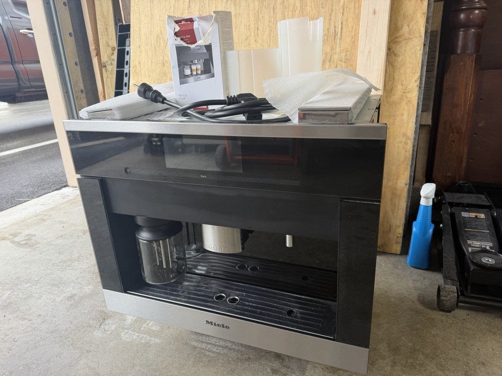 Miele Coffee Built In Machine CVA6805