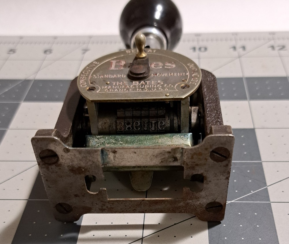 Vintage Bates Numbering Machine 6-Wheels Good Condition, Consecutive numbering
