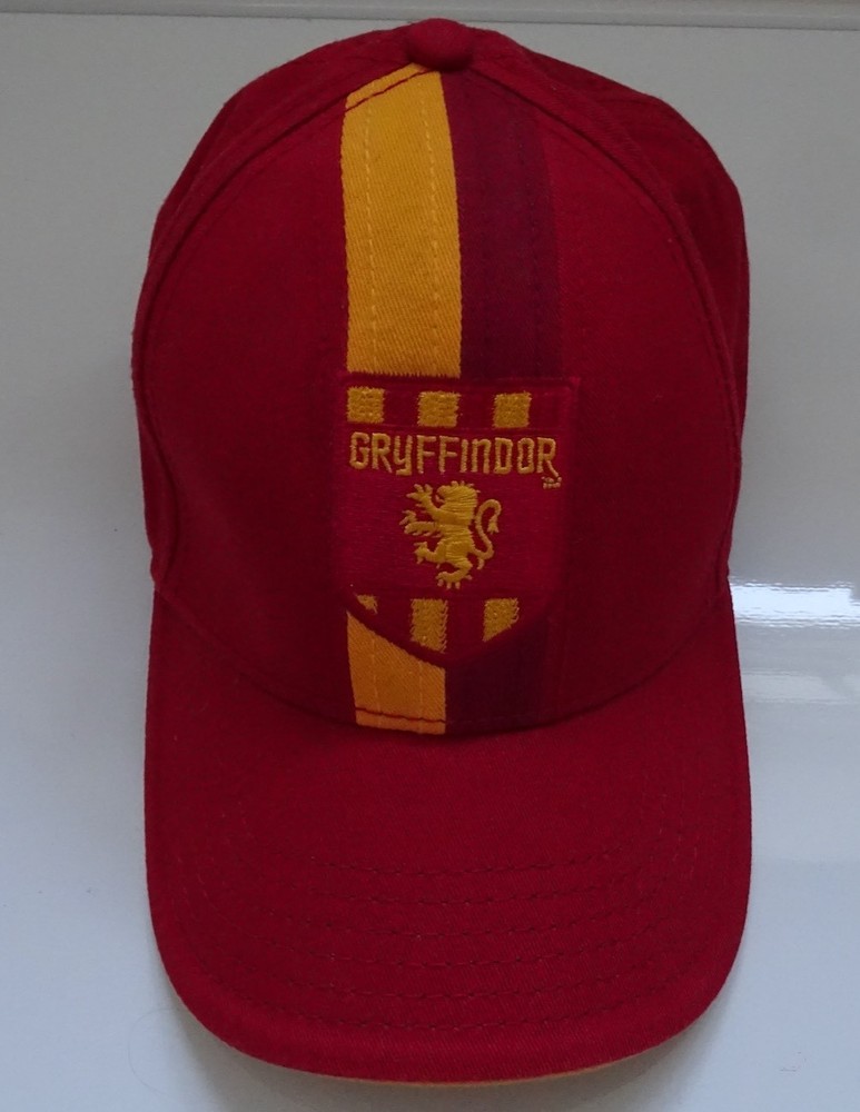 Harry Potter Universal Studios Gryffindor Red Adjustable Baseball Cap + Cape ++