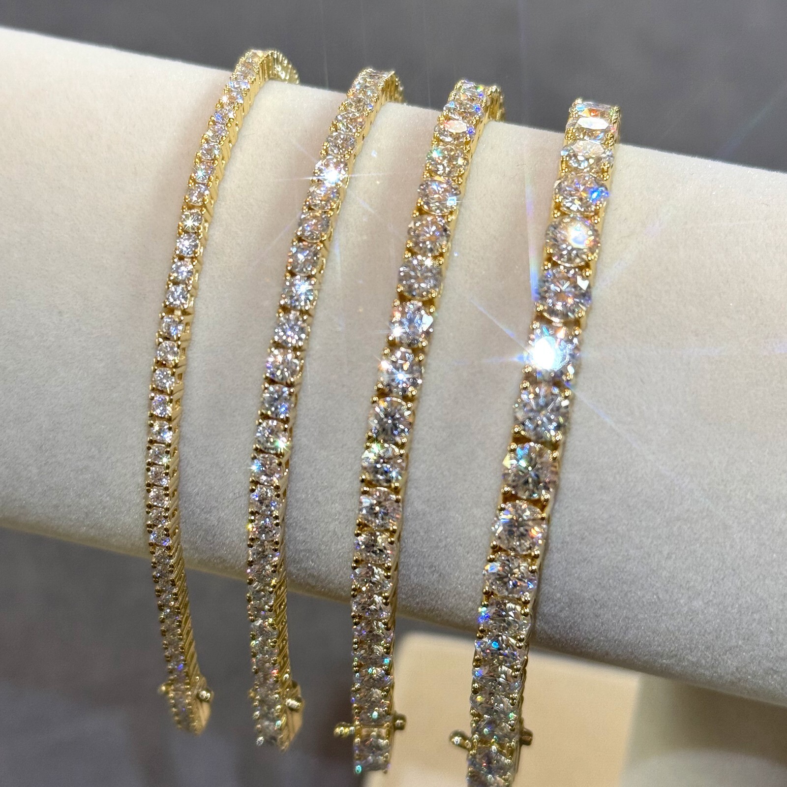 VVS1 Certified Moissanite Tennis Bracelet in 925 Silver