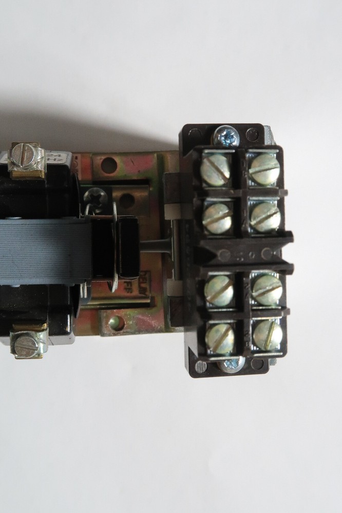 Cutler Hammer D80J Eaton Delay Timer Series A2 D80AM Magnet Assembly
