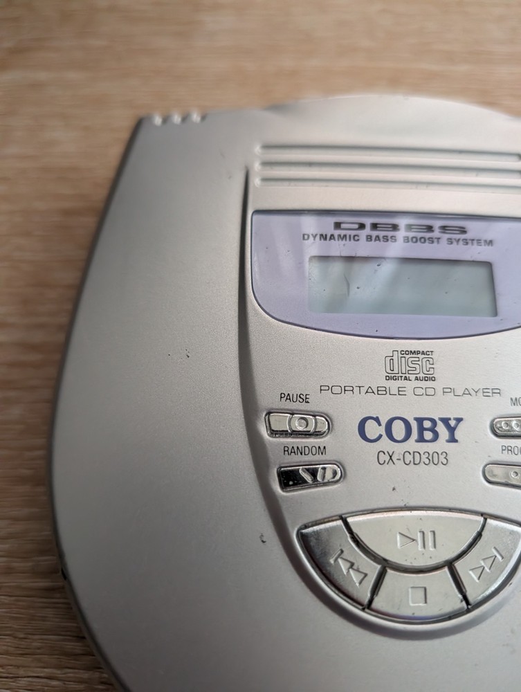 Coby CX-CD303 Portable CD Player Dynamic Bass Boost System Silver 2001
