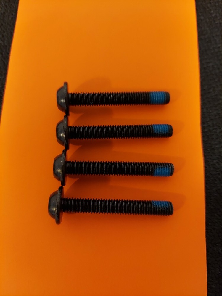 Freightliner Cascadia Black Grille Screw Set