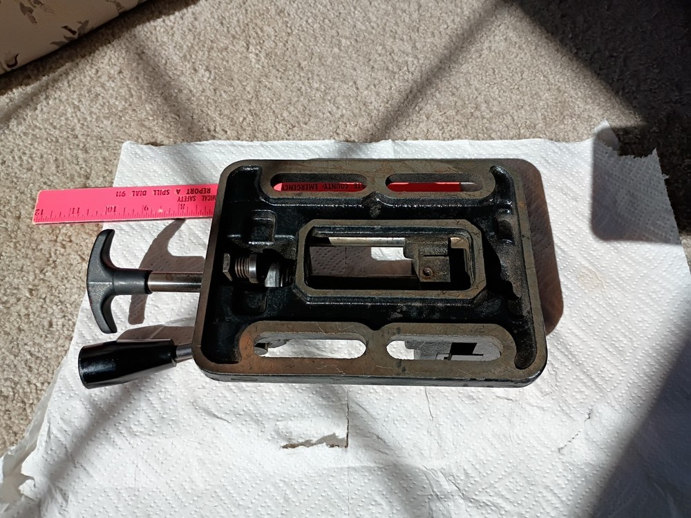 Dayton FTK06 3" Machine Vise with Fixed Base Pre-owned